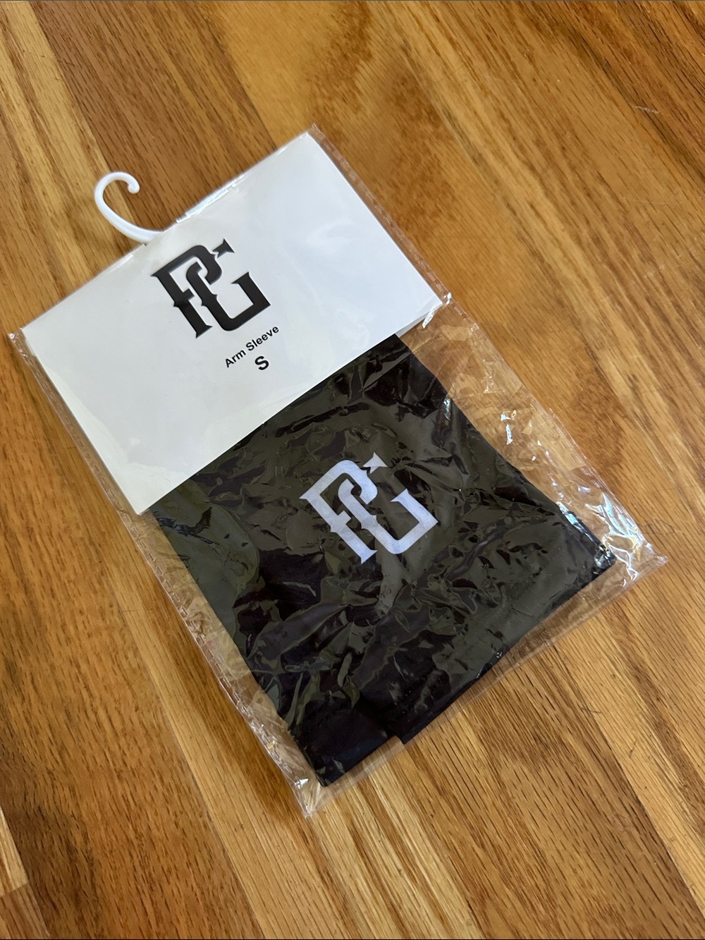 NWT PG arm sleeve